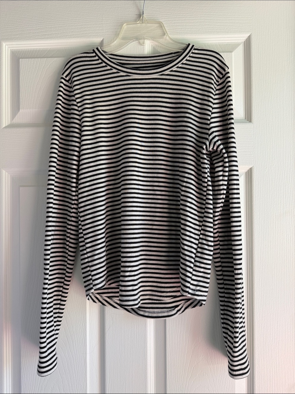 American Eagle Outfitters Black and White Striped Long-Sleeve Tee